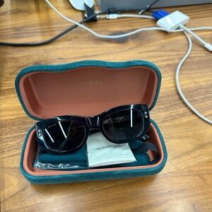 Black gucci glasses
